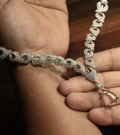 Mouawad Ivy Tanzanite High Jewelry Set in white gold with tanzanites and diamonds