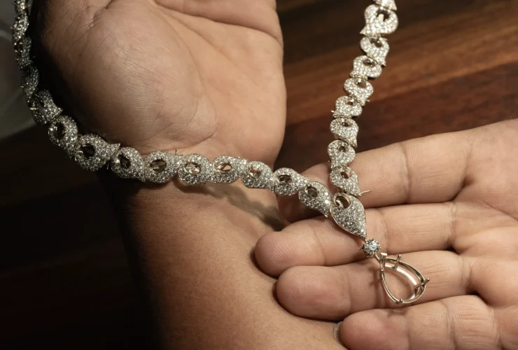 Mouawad Ivy Tanzanite High Jewelry Set in white gold with tanzanites and diamonds