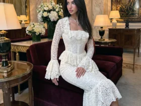 Letouch Éloise Lace Set, what to wear to a Kuwaiti wedding