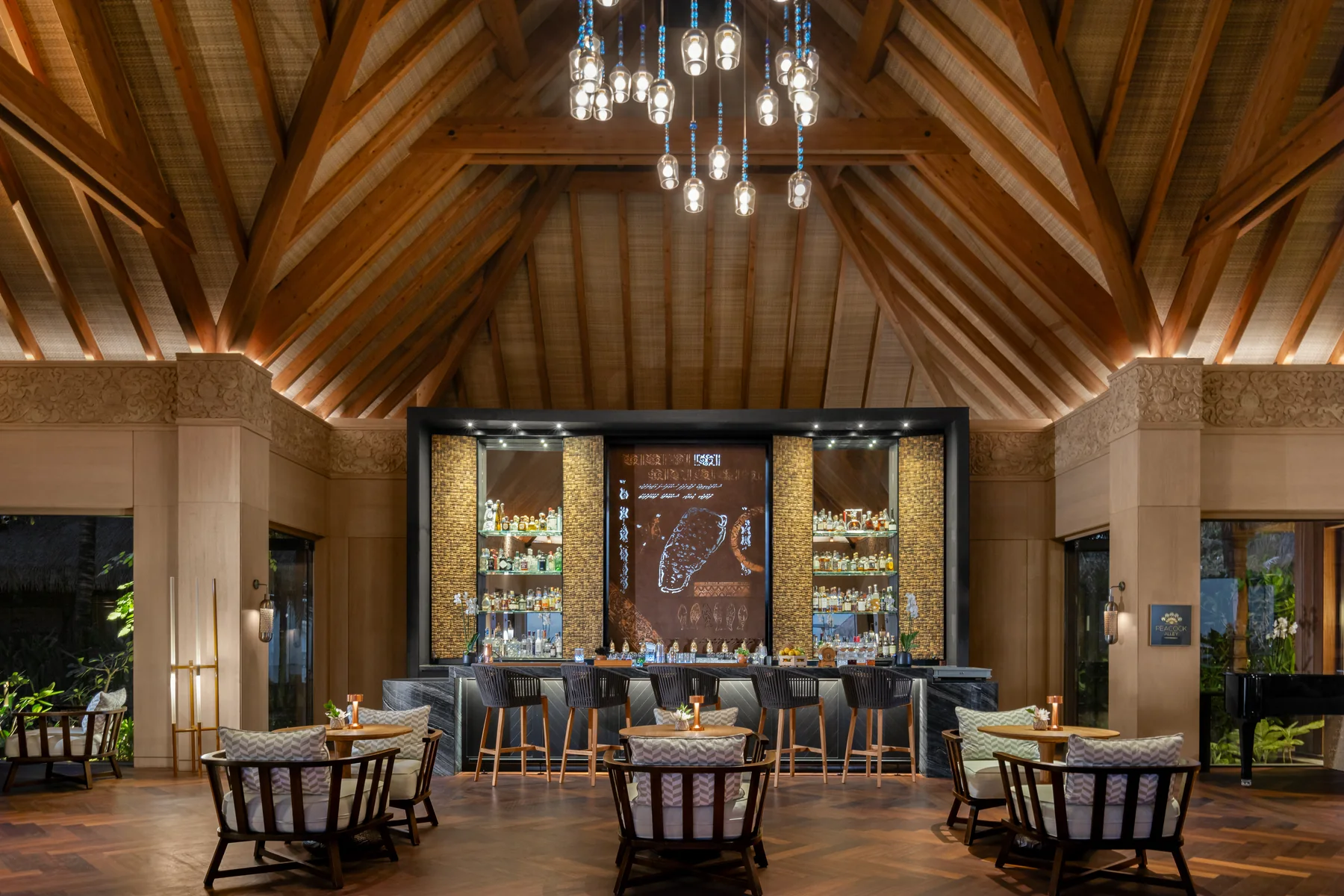 Peacock Alley lounge at Waldorf Astoria Maldives Ithaafushi