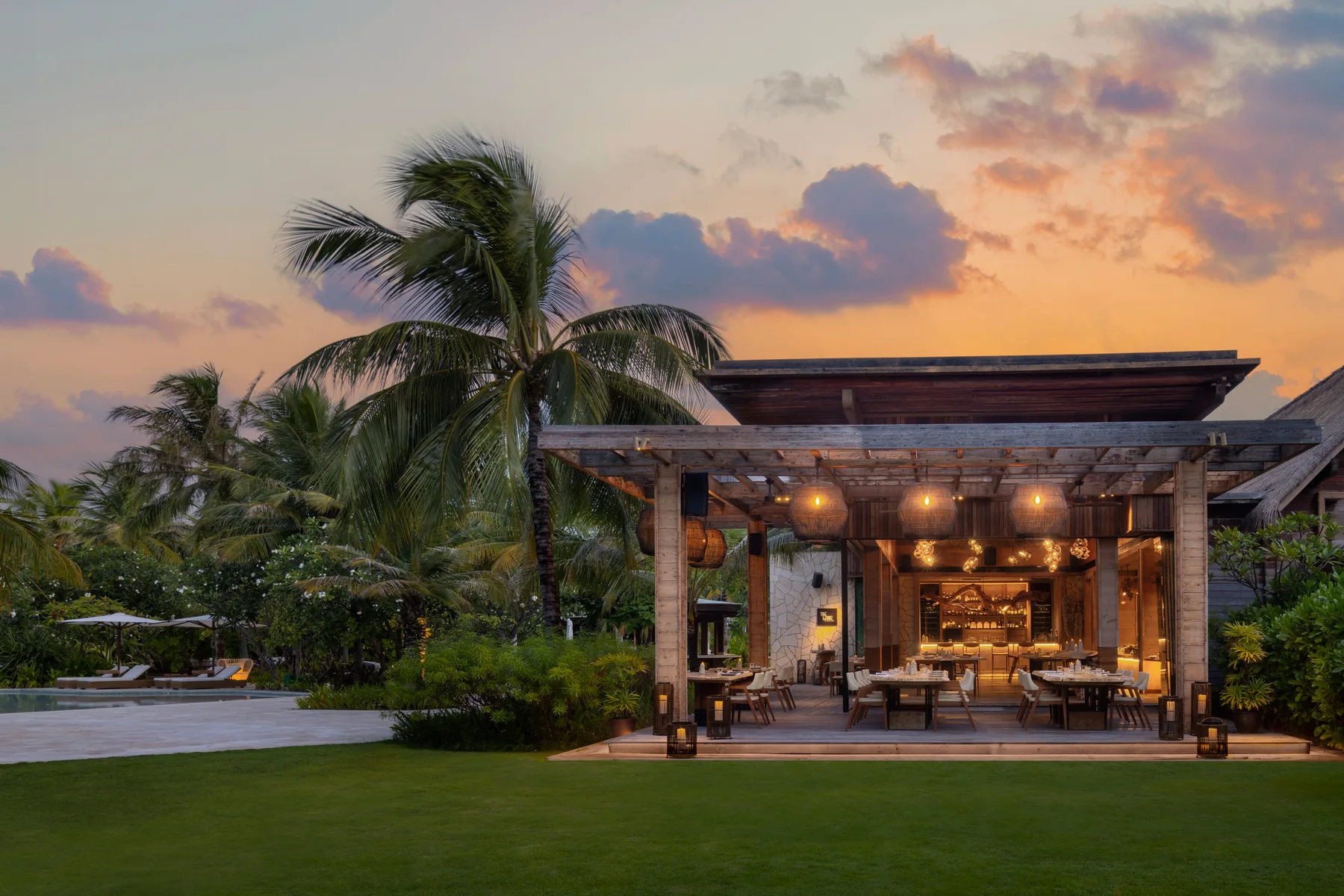 The Ledge by Dave Pynt, beachfront dining at Waldorf Astoria Maldives Ithaafushi