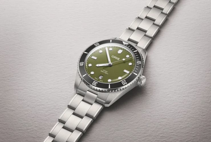 Oris Divers Date in olive green on a stainless steel bracelet