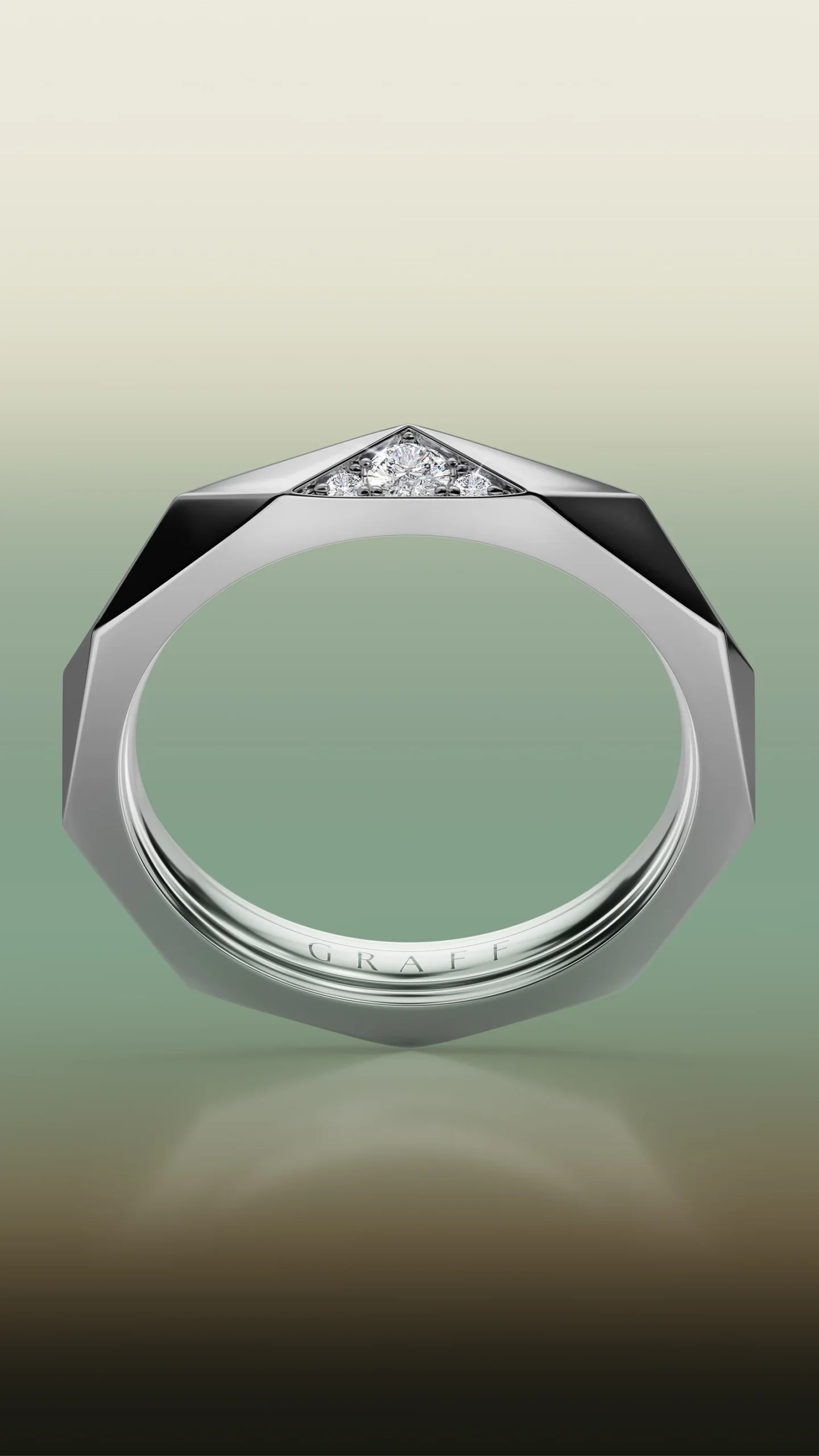 A Laurence Graff Signature faceted gold ring