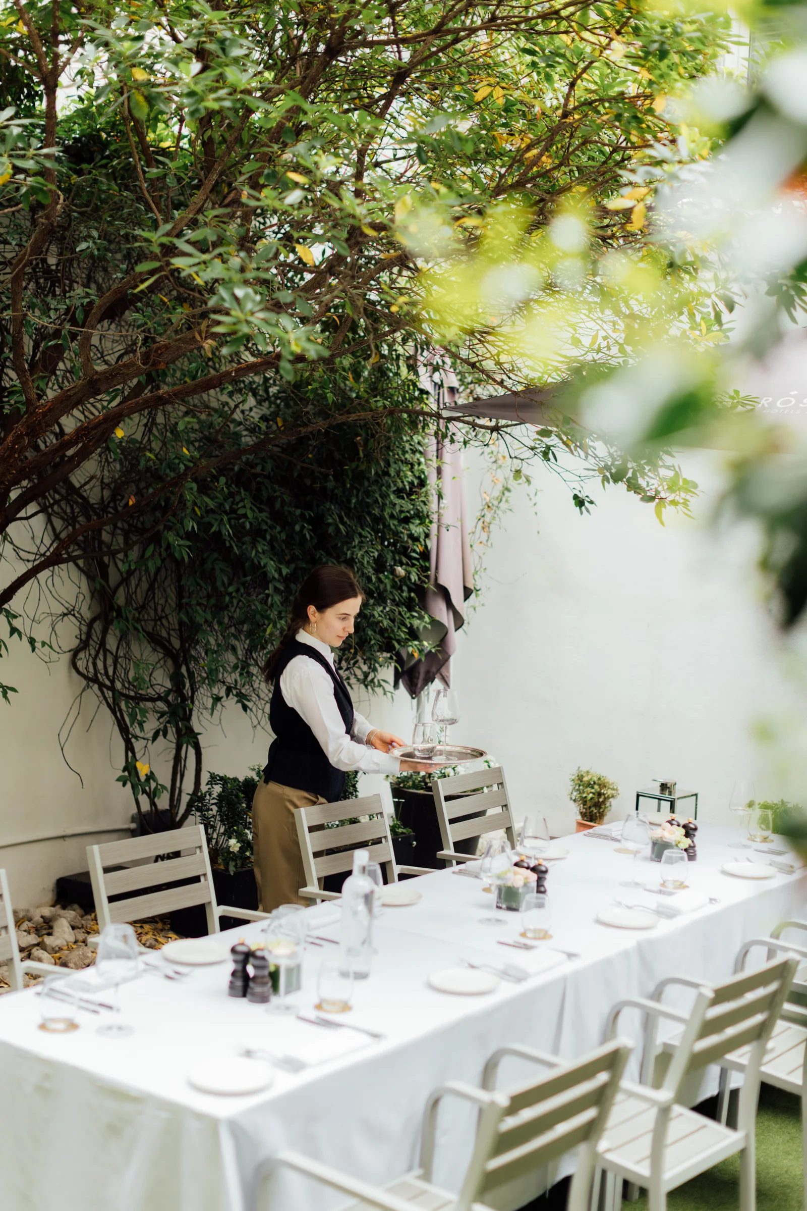 Garden dining at The Hyde Garden, Roseate House London
