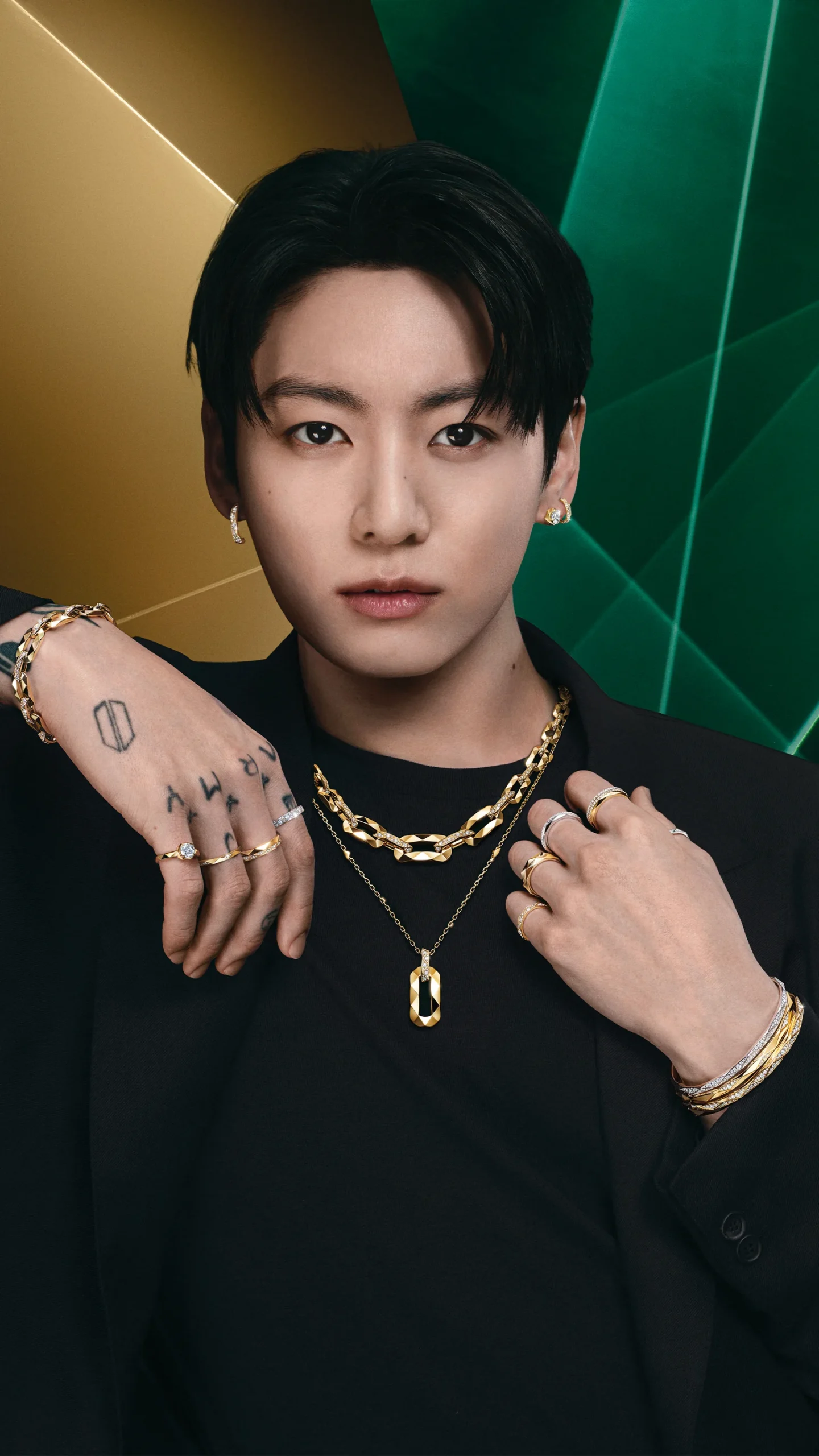Jung Kook wears Graff goldwear in the Laurence Graff Signature campaign
