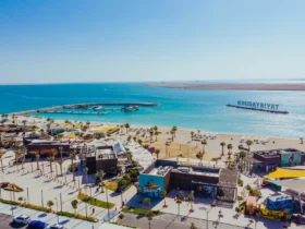 The beach and waterfront of Hudayriyat Island in Abu Dhabi, host of the 2026 World Triathlon Multisport Championships