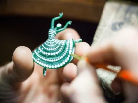 A jewel taking shape by hand at L’ÉCOLE, School of Jewelry Arts